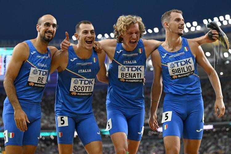 La staffetta italiana della 4x400 maschile (Afp)