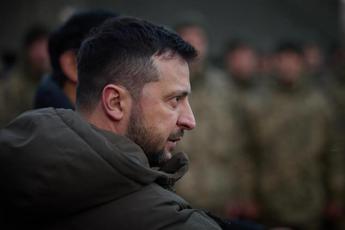 Ucraina, Zelensky: "Oggi news importanti". Russia: altri 130mila soldati