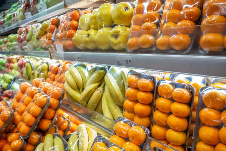 Acquisto di frutta e verdura: gli italiani sono pronti a fare a meno della plastica. I risultati dell’indagine di Marevivo condotta da IPSOS