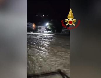 Bad weather in Lombardy, flooded streams and evacuated houses in Sondrio and Varese (Video)