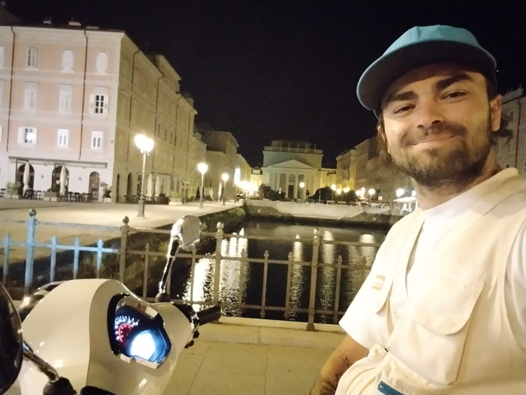 La comunità non ufficiale di Vespam completa un tour in moto di 10 giorni da Istanbul a Roma