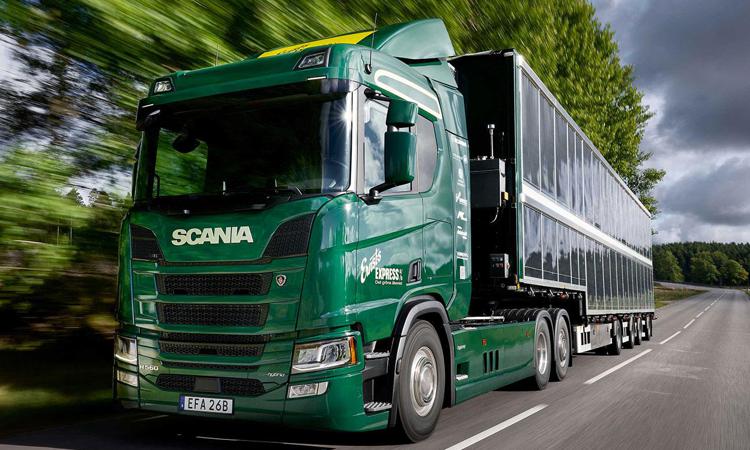 Scania: al via il primo test di un autocarro ibrido a energia solare