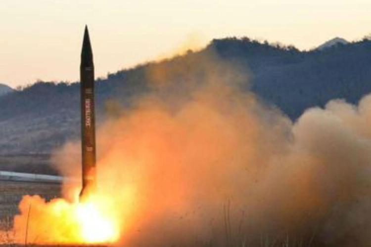 Lancio di un missile balistico - (Xinhua)