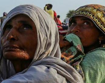 Pakistan, woman stoned by relatives for adultery