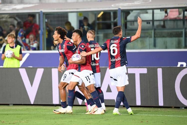 Il Bologna esulta - (Fotogramma)