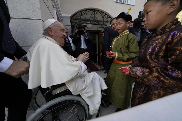 Il Papa in Mongolia - Afp