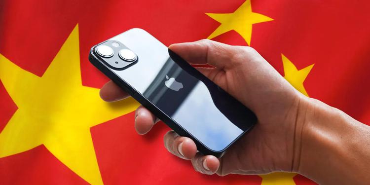 Cina, esteso il divieto di utilizzo di iPhone in uffici governativi