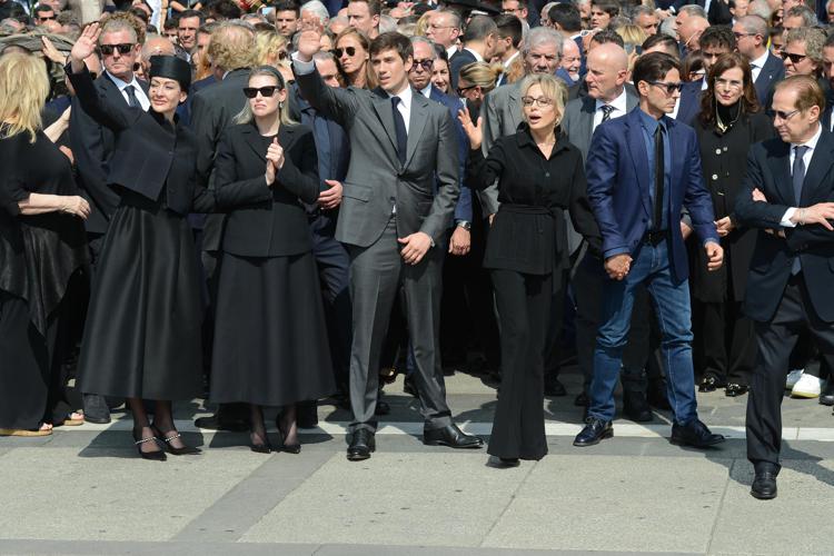I cinque figli di Silvio Berlusconi ai funerali del padre - Fotogramma