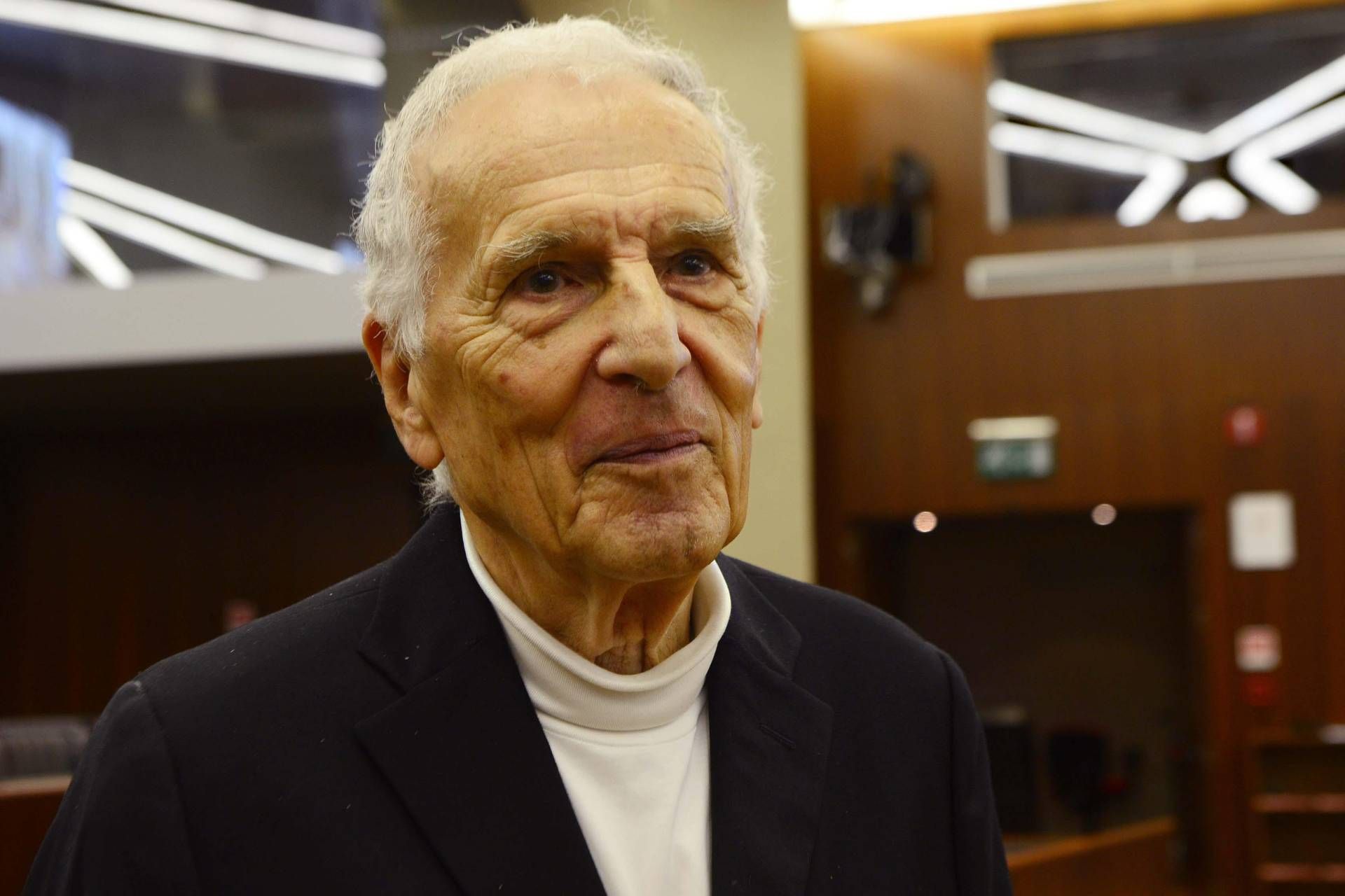 Garattini 'smonta' il digiuno: "Conta quanto si mangia, non quando". Il 'no' al vino