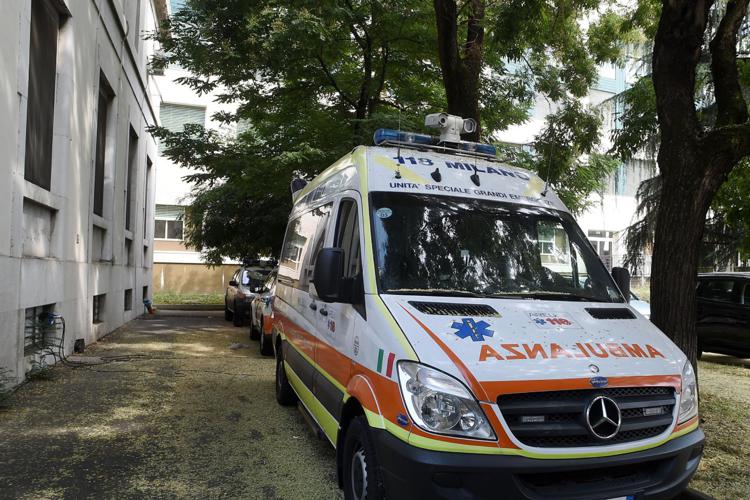 L'ospedale Niguarda di Milano dove è stata trasportata in codice rosso la ciclista travolta oggi da un'auto - Fotogramma