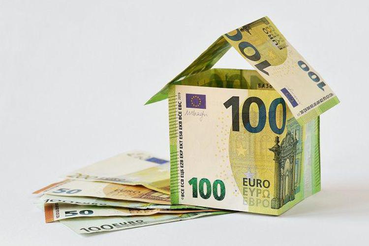 Mutui, possibili rincari fino a 303 euro se Bce aumenterà tassi