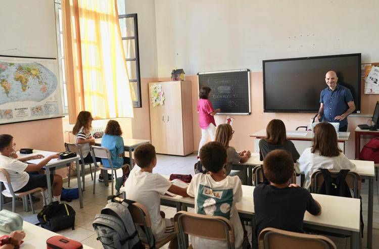 Scuola, tutti in classe ma emergenza continua: anche quest'anno migliaia di cattedre vacanti