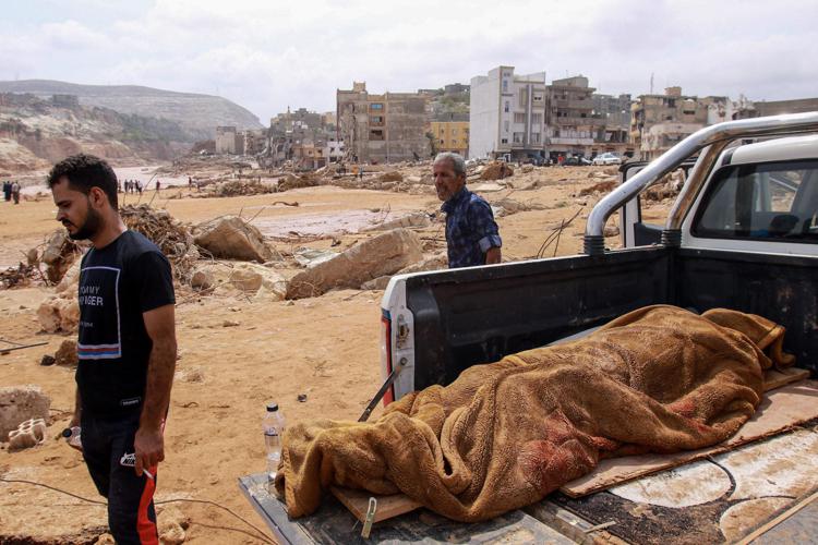 Libia devastata dalle alluvioni, si temono 10mila morti
