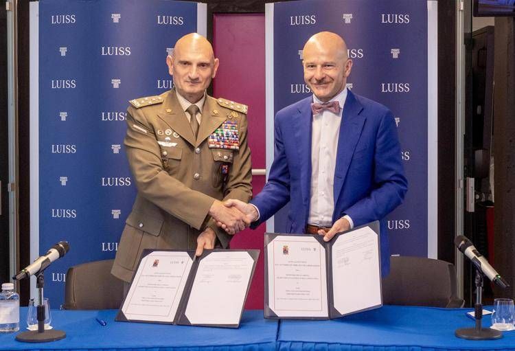 da sinistra, generale di corpo d'armata Luciano Portolano; Rettore Luiss Andrea Prencipe 