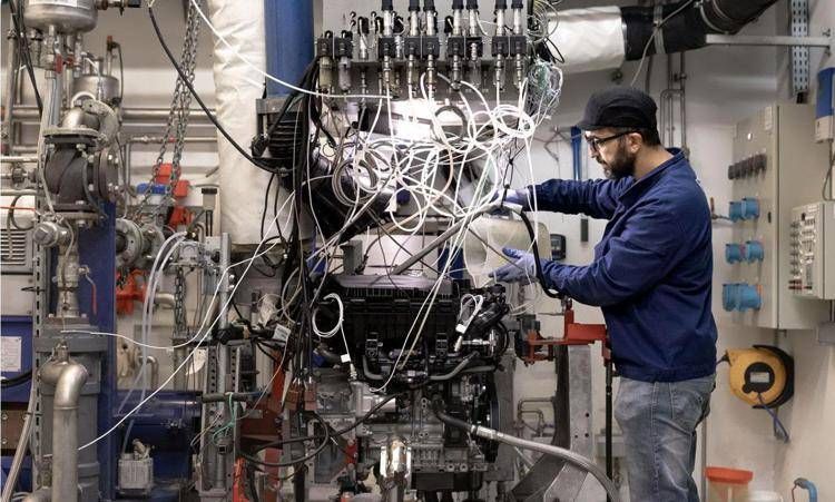 Stellantis dimostra la compatibilità dei suoi motori con gli eFuel
