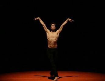 Roberto Bolle in Milan, from 28 to 30 October at the Arcimboldi Theater – Video