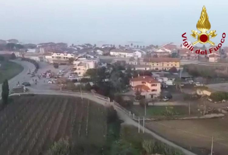 L'area dove è situata la Esplodenti Sabino di Casalbordino, a Chieti, nel video girato dai vigili per un incidente analogo nel 2020  - Fotogramma