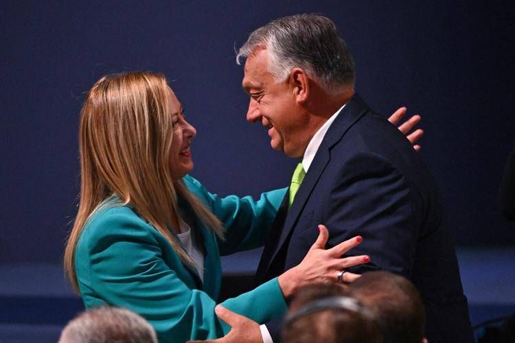 Giorgia Meloni e Viktor Orban  - (Afp)