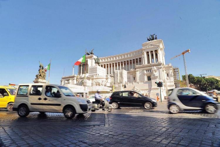 Roma, piazza Venezia - FOTOGRAMMA