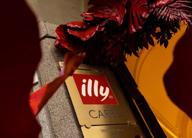 Illycaffè ha festeggiato il primo anniversario del flagship store milanese