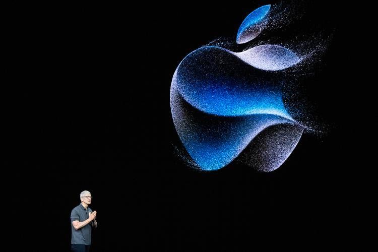 Tim Cook, Apple