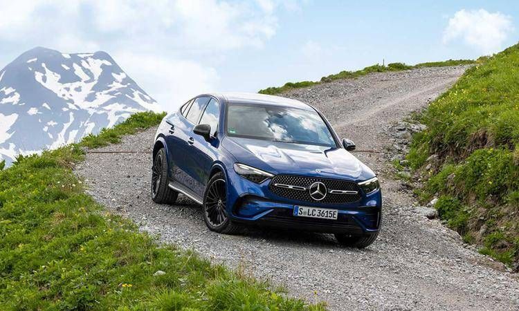 Nuova Mercedes-Benz GLC Coupé: sportiva, elegante ed elettrificata