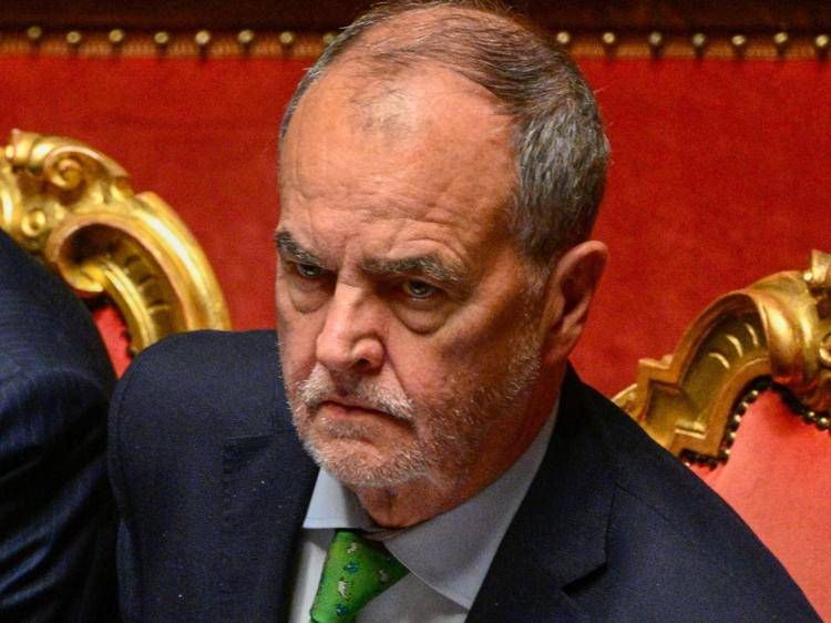 Migranti, Calderoli: “Con Salvini ministro tutto ciò non succedeva”. Scintille nella maggioranza