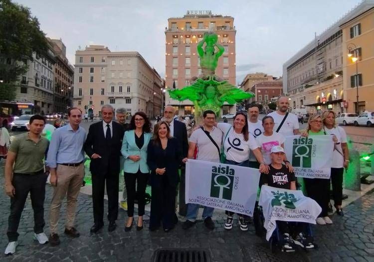Accesa Fontana del Tritone per avvio maratona Aisla