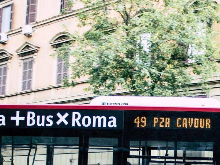 Autobus a Roma - 123RF