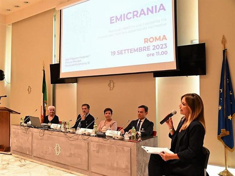 In Italia monoclonale anti-emicrania endovena, si prende 4 volte l'anno
