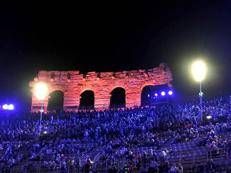 https://www.adnkronos.com/resources/0285-1905b57ea280-88c1f9a1f082-1000/format/medium/verona_arena_fg.jpeg