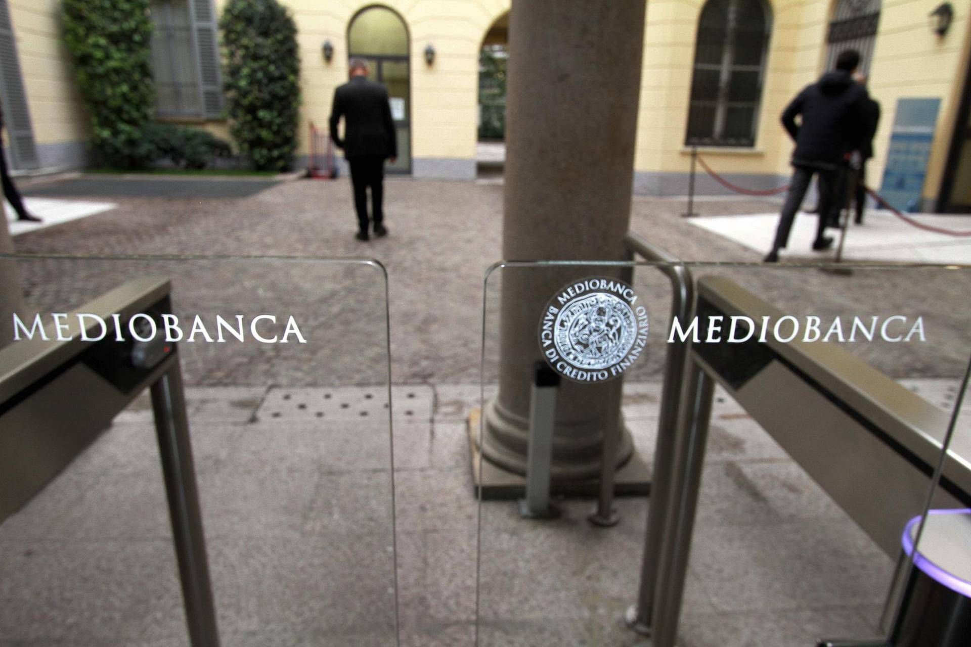 Mediobanca, golfinho na encruzilhada: estradas