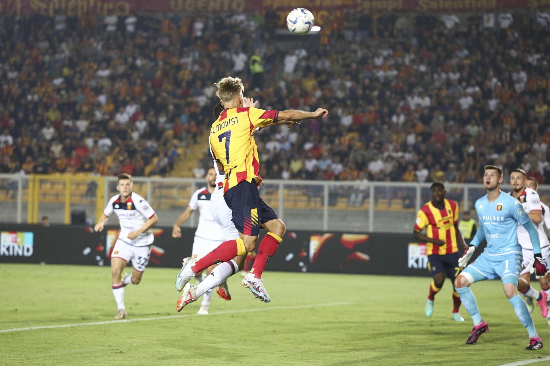 Lecce-Gênes 1-0, but d’Oudin.  Salernitana-Frosinone 1-1
