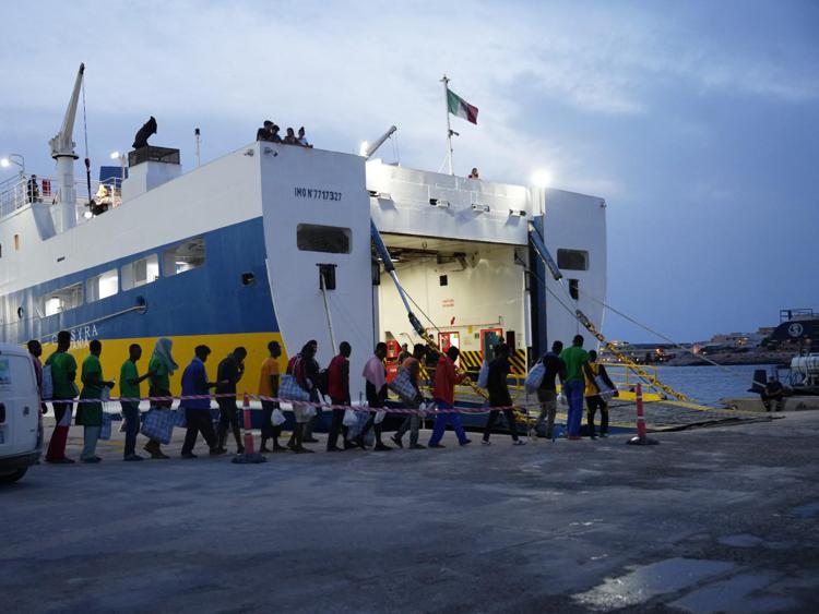 Migranti a Lampedusa - Afp