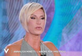 Annalisa Minetti a Verissimo: "La malattia ha completato il viaggio"