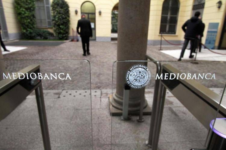 Sede Mediobanca (Fotogramma)