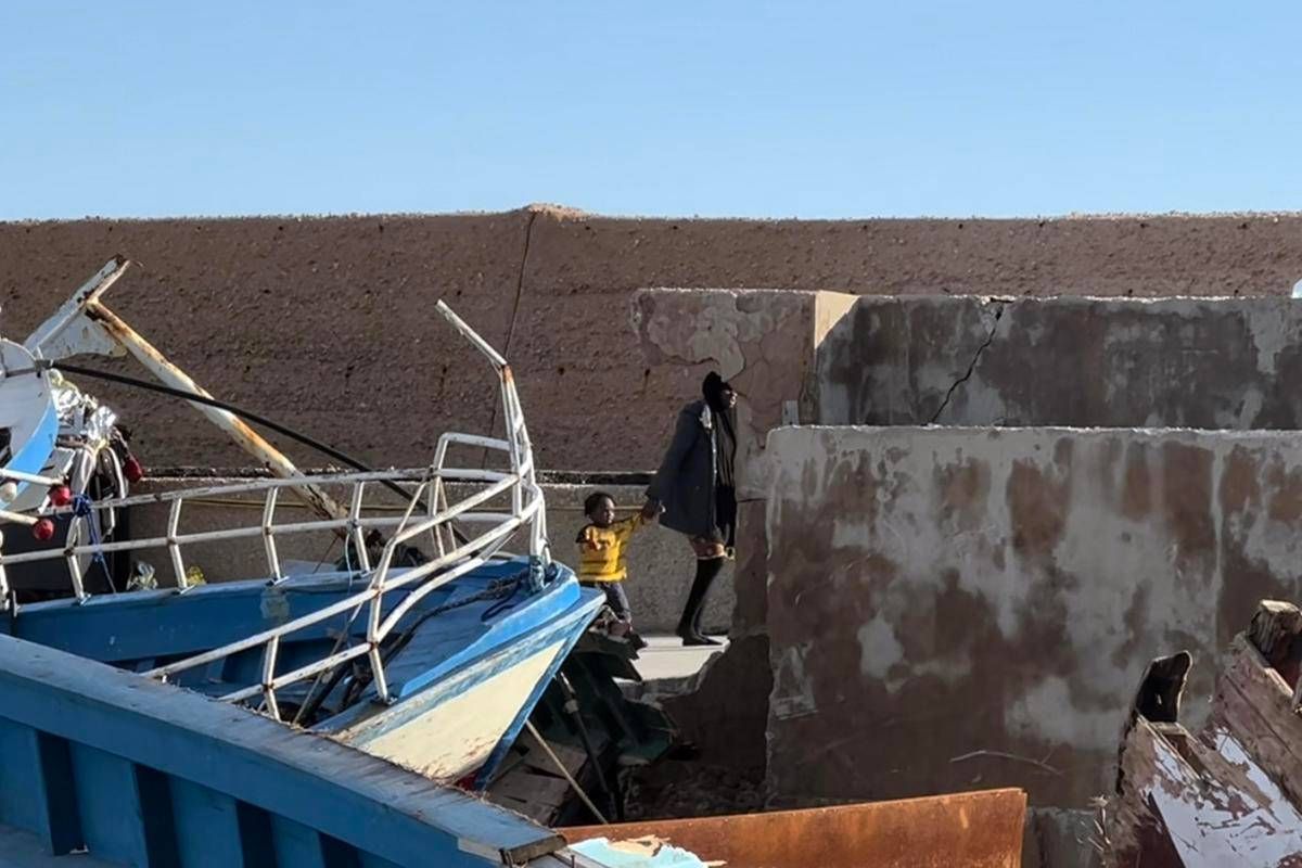 Migranti, fonti Palazzo Chigi: “Nessuna stretta su donne incinte”