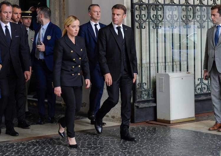 La presidente del Consiglio Giorgia Meloni e il presidente francese Emmanuel Macron - Fotogramma