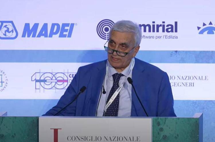 Il presidente del Consiglio nazionale degli ingegneri, Angelo Domenico Perrini