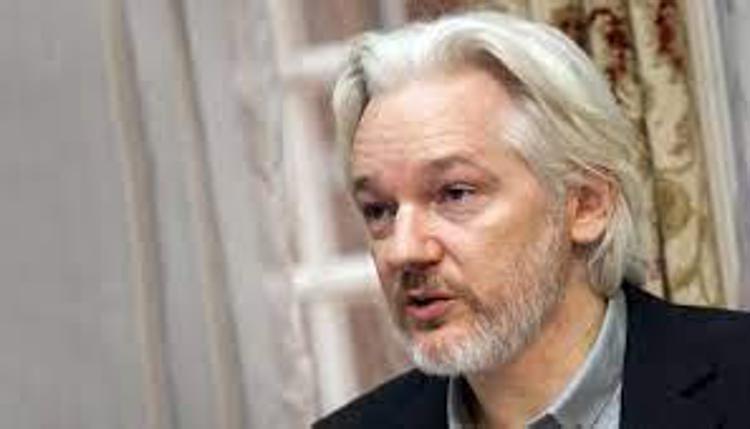 Assange è cittadino onorario di Napoli.
