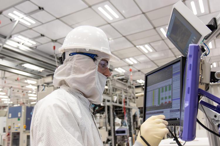 Intel apre nuovo impianto in Irlanda per la produzione di chip