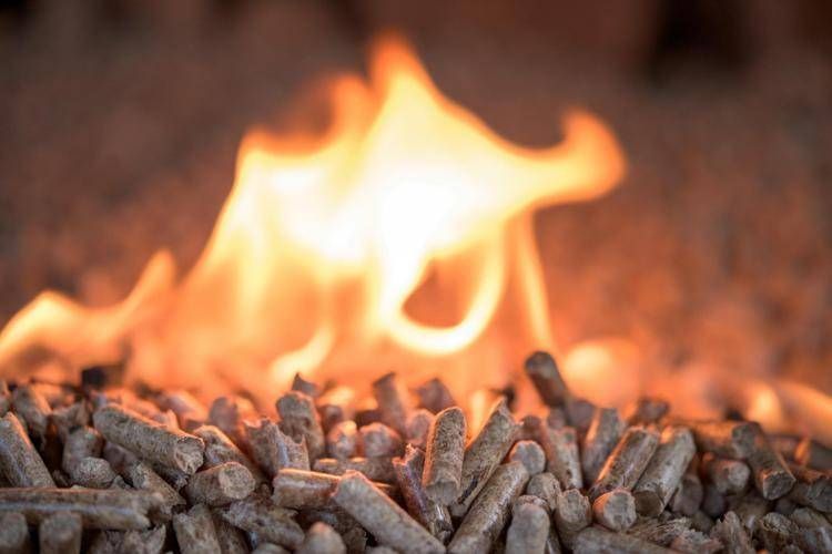 Stufa a pellet - 123RF