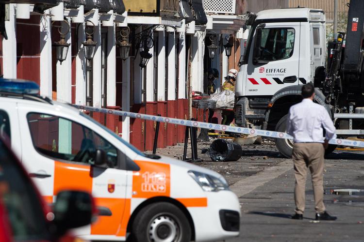 Soccorsi e polizia a Murcia, teatro di un incendio che ha ucciso almeno 13 persone - Afp