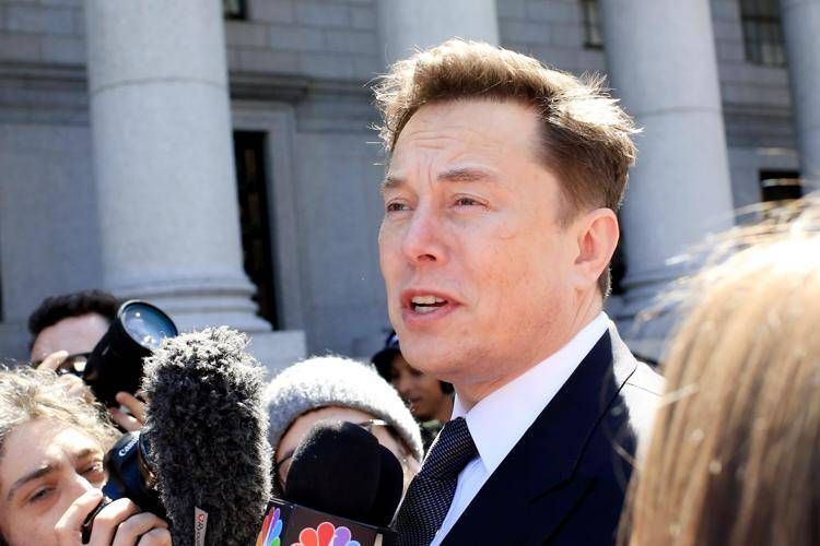 Musk sbaglia persona su X, viene citato in giudizio