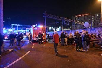 Pullman Mestre, “a bus fell”: rescue operations after the accident – Video