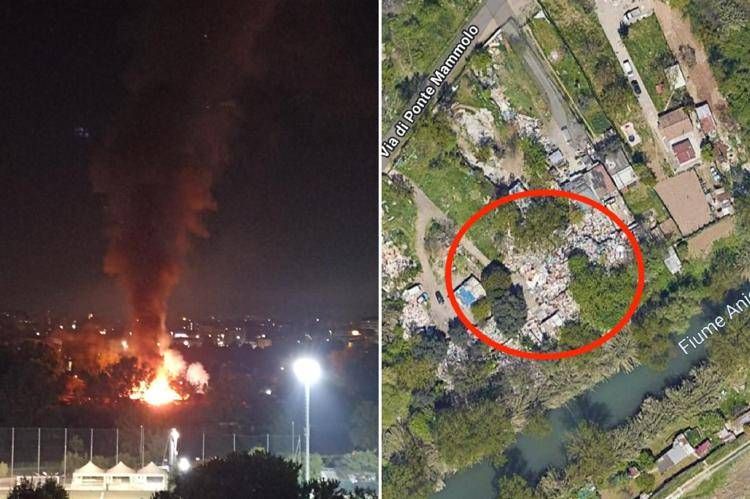 Le fiamme nella discarica abusiva tra Ponte Mammolo e Colli Aniene a Roma