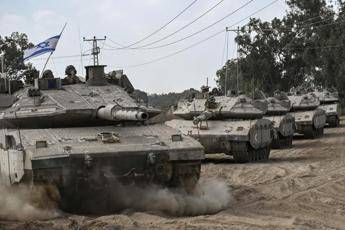 Israel, attack tests against Hamas: first raids in Gaza