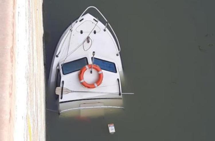 Mantova, motoscafo affonda in conca San Leone a Governolo: passeggeri salvi