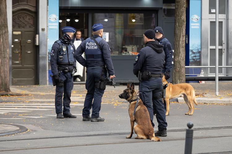 Agenti polizia a Bruxelles - (Fotogramma)