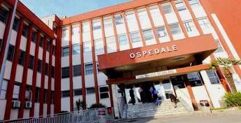 Scafati, dies at the age of 59 outside the emergency room: it was closed for work